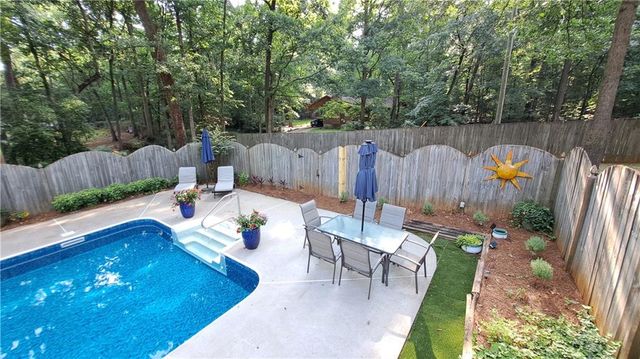 110 Acorn Drive, Mcdonough, GA 30253