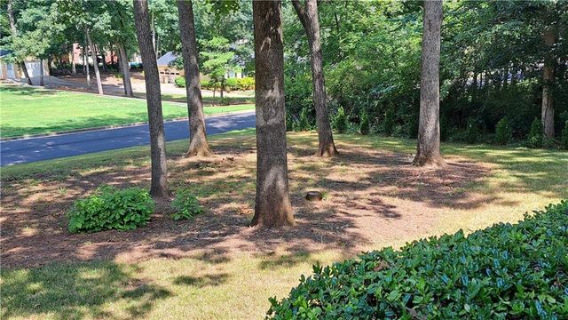 110 Acorn Drive, Mcdonough, GA 30253