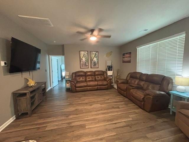 2266 Ainsley Dr., Little River, SC 29566