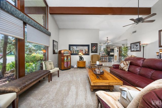 105 Camino Del Oeste, Bakersfield, CA 93309