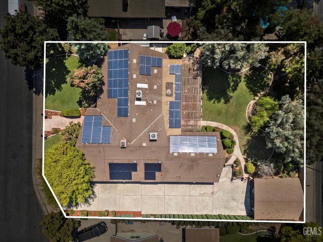 105 Camino Del Oeste, Bakersfield, CA 93309