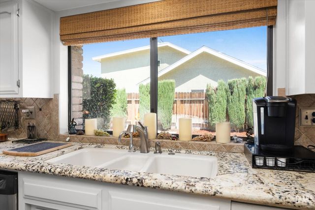 105 Camino Del Oeste, Bakersfield, CA 93309