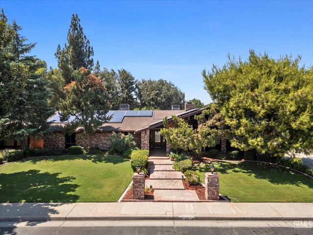 105 Camino Del Oeste, Bakersfield, CA 93309