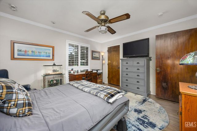 105 Camino Del Oeste, Bakersfield, CA 93309