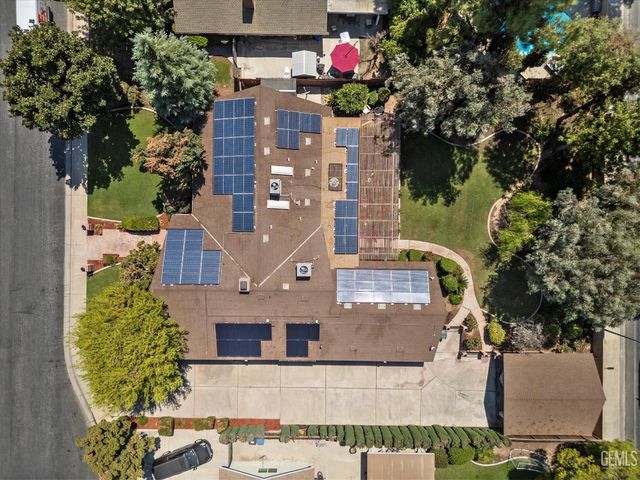 105 Camino Del Oeste, Bakersfield, CA 93309