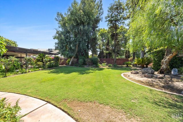 105 Camino Del Oeste, Bakersfield, CA 93309