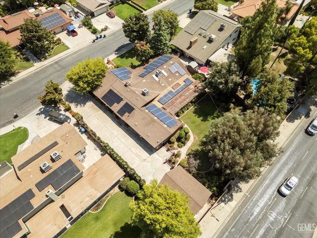 105 Camino Del Oeste, Bakersfield, CA 93309