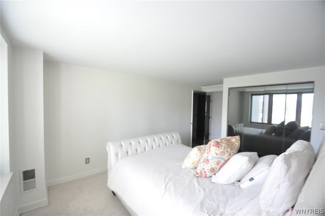 40 Waterfront Circle, Buffalo, NY 14202