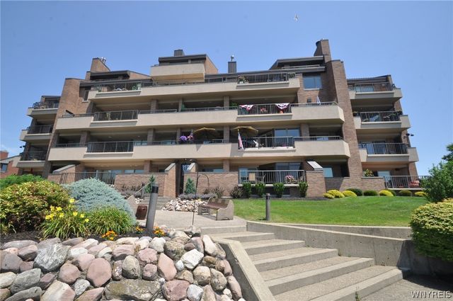 40 Waterfront Circle, Buffalo, NY 14202