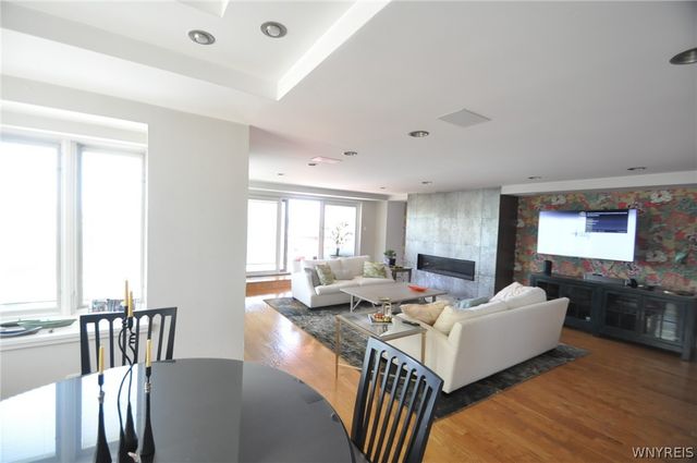 40 Waterfront Circle, Buffalo, NY 14202