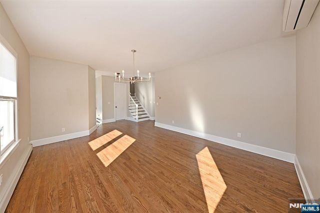 62 Elm Street B, Allendale, NJ 07401