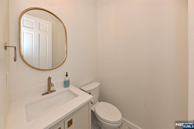 62 Elm Street B, Allendale, NJ 07401