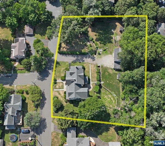 62 Elm Street B, Allendale, NJ 07401