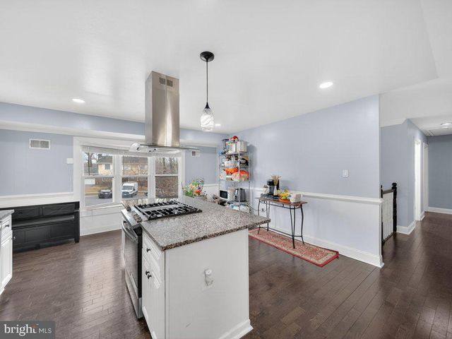 1902 DANA DR, Hyattsville, MD 20783