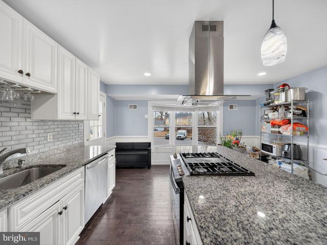 1902 DANA DR, Hyattsville, MD 20783