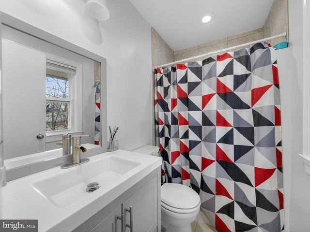 1902 DANA DR, Hyattsville, MD 20783