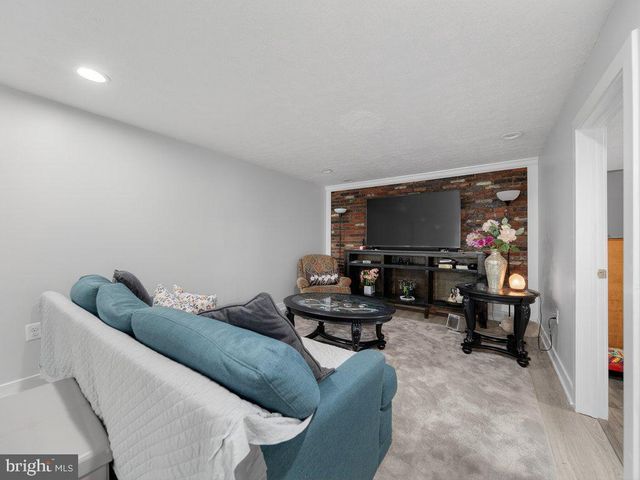 1902 DANA DR, Hyattsville, MD 20783