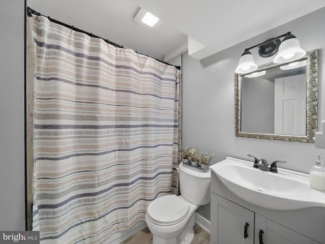 1902 DANA DR, Hyattsville, MD 20783