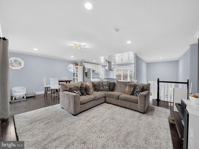 1902 DANA DR, Hyattsville, MD 20783