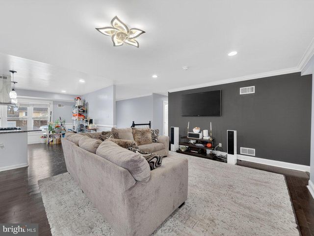 1902 DANA DR, Hyattsville, MD 20783