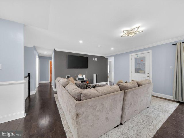 1902 DANA DR, Hyattsville, MD 20783