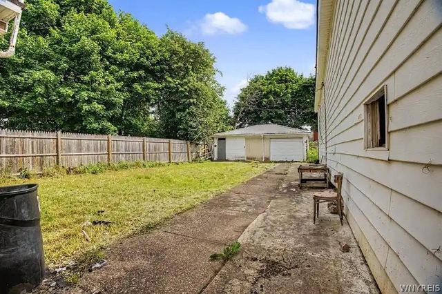 2015 Genesee Street, Buffalo, NY 14211