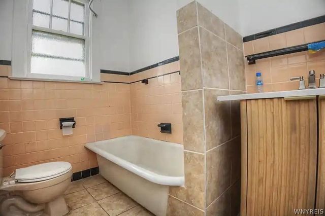 2015 Genesee Street, Buffalo, NY 14211