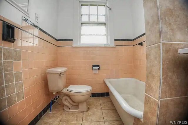 2015 Genesee Street, Buffalo, NY 14211