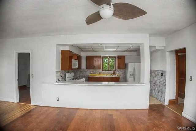 2015 Genesee Street, Buffalo, NY 14211