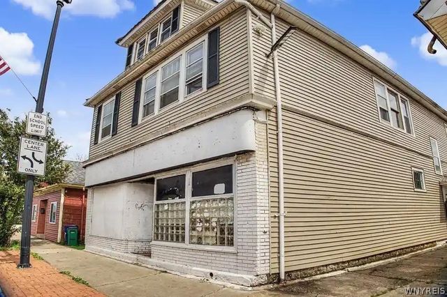 2015 Genesee Street, Buffalo, NY 14211
