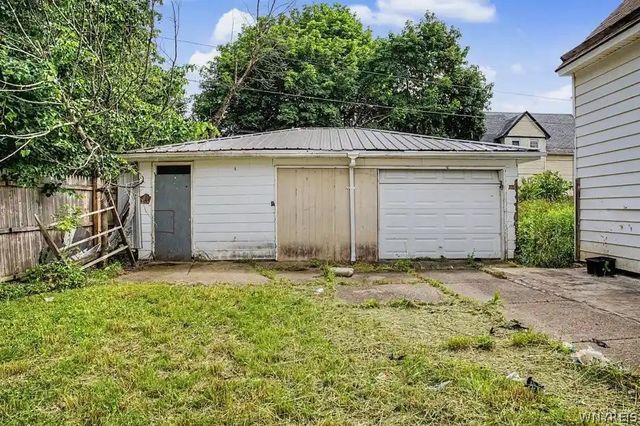 2015 Genesee Street, Buffalo, NY 14211
