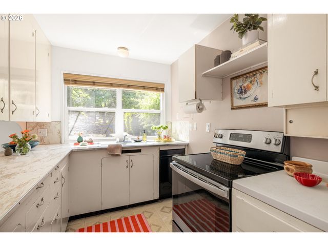 5923 Se FRANKLIN St, Portland, OR 97206