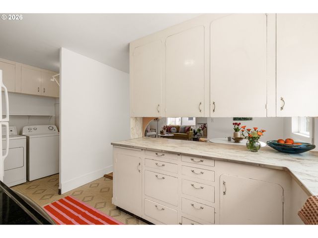 5923 Se FRANKLIN St, Portland, OR 97206