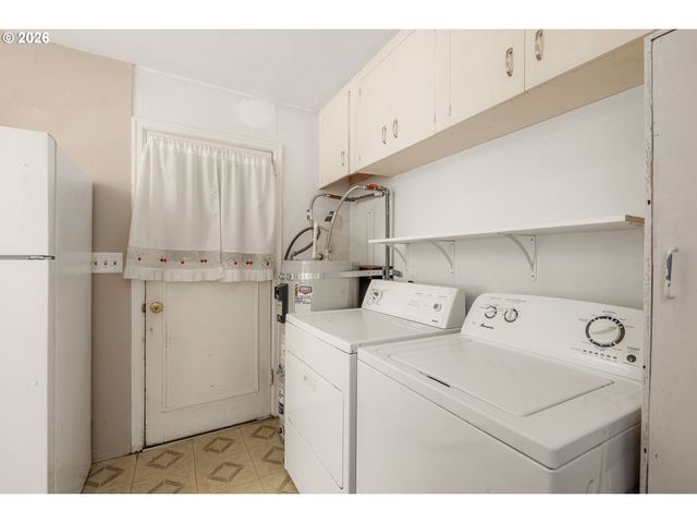 5923 Se FRANKLIN St, Portland, OR 97206