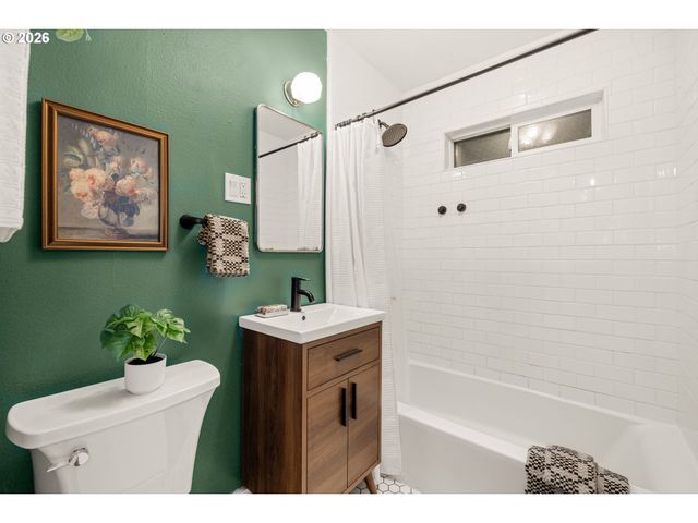 5923 Se FRANKLIN St, Portland, OR 97206