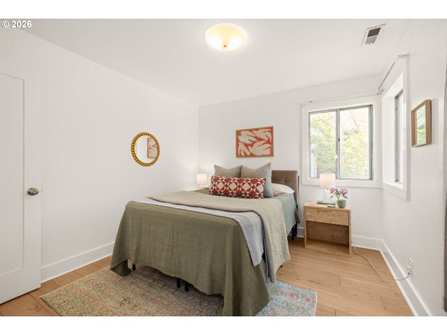 5923 Se FRANKLIN St, Portland, OR 97206