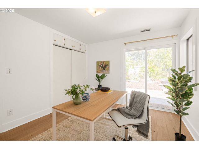 5923 Se FRANKLIN St, Portland, OR 97206