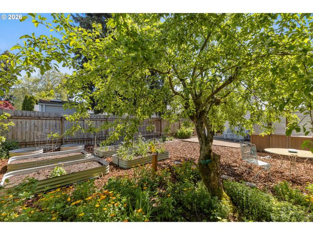 5923 Se FRANKLIN St, Portland, OR 97206