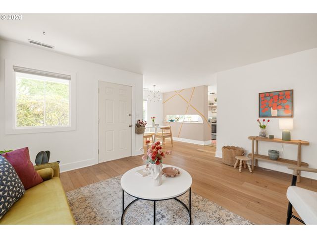 5923 Se FRANKLIN St, Portland, OR 97206