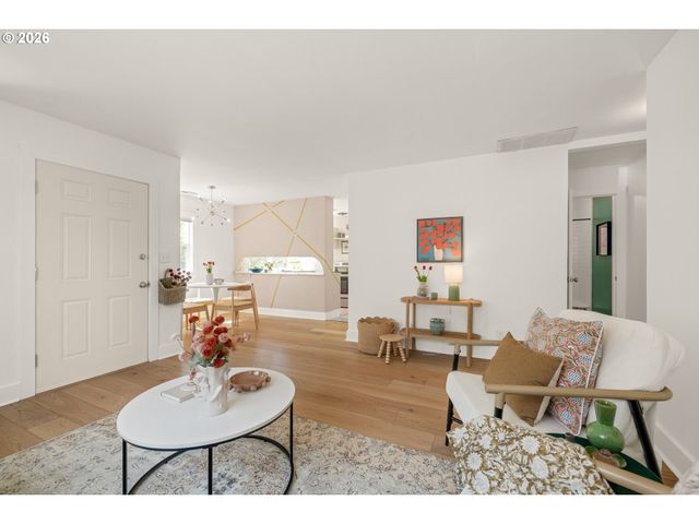 5923 Se FRANKLIN St, Portland, OR 97206