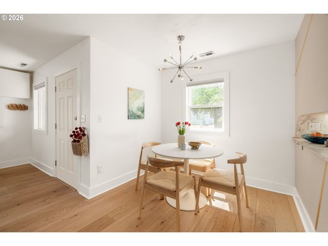 5923 Se FRANKLIN St, Portland, OR 97206