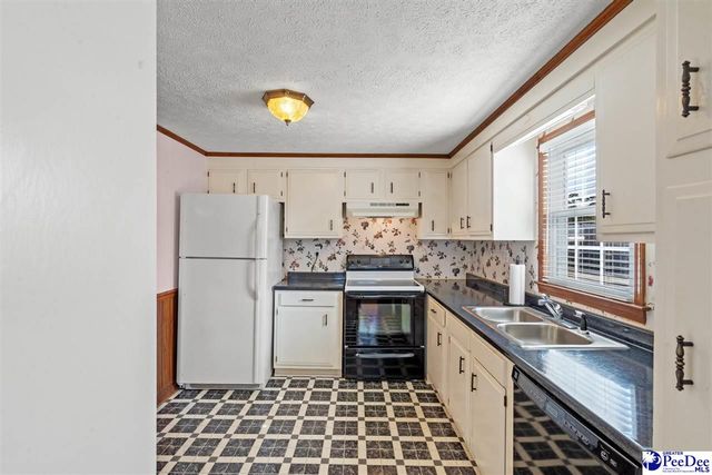 4422 Grady Rd, Mullins, SC 29574