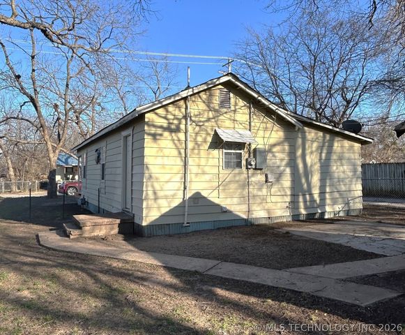 15 N Street NW, Ardmore, OK 73401