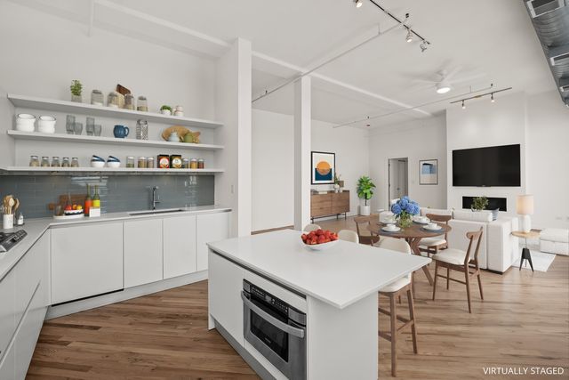 1735 W Diversey Parkway 615, Chicago, IL 60614