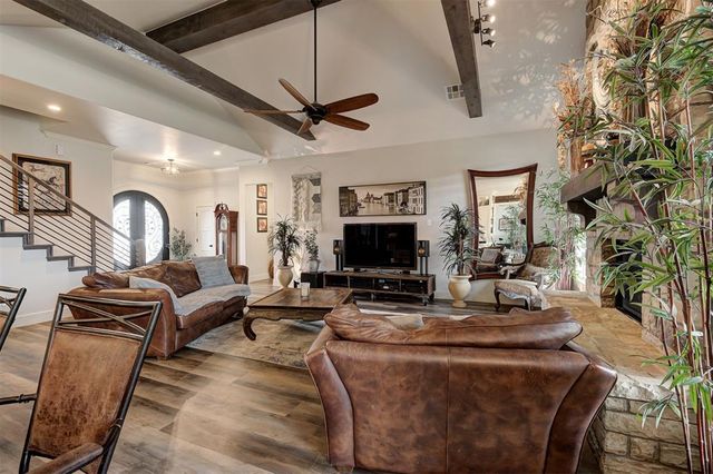 10001 Cascina Drive, Yukon, OK 73099