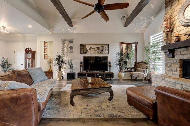 10001 Cascina Drive, Yukon, OK 73099