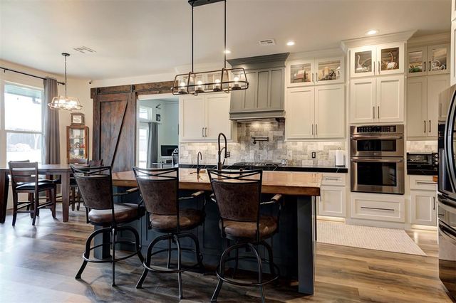 10001 Cascina Drive, Yukon, OK 73099