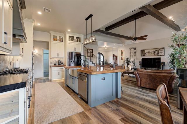 10001 Cascina Drive, Yukon, OK 73099