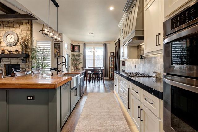 10001 Cascina Drive, Yukon, OK 73099