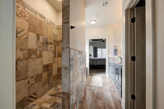 10001 Cascina Drive, Yukon, OK 73099